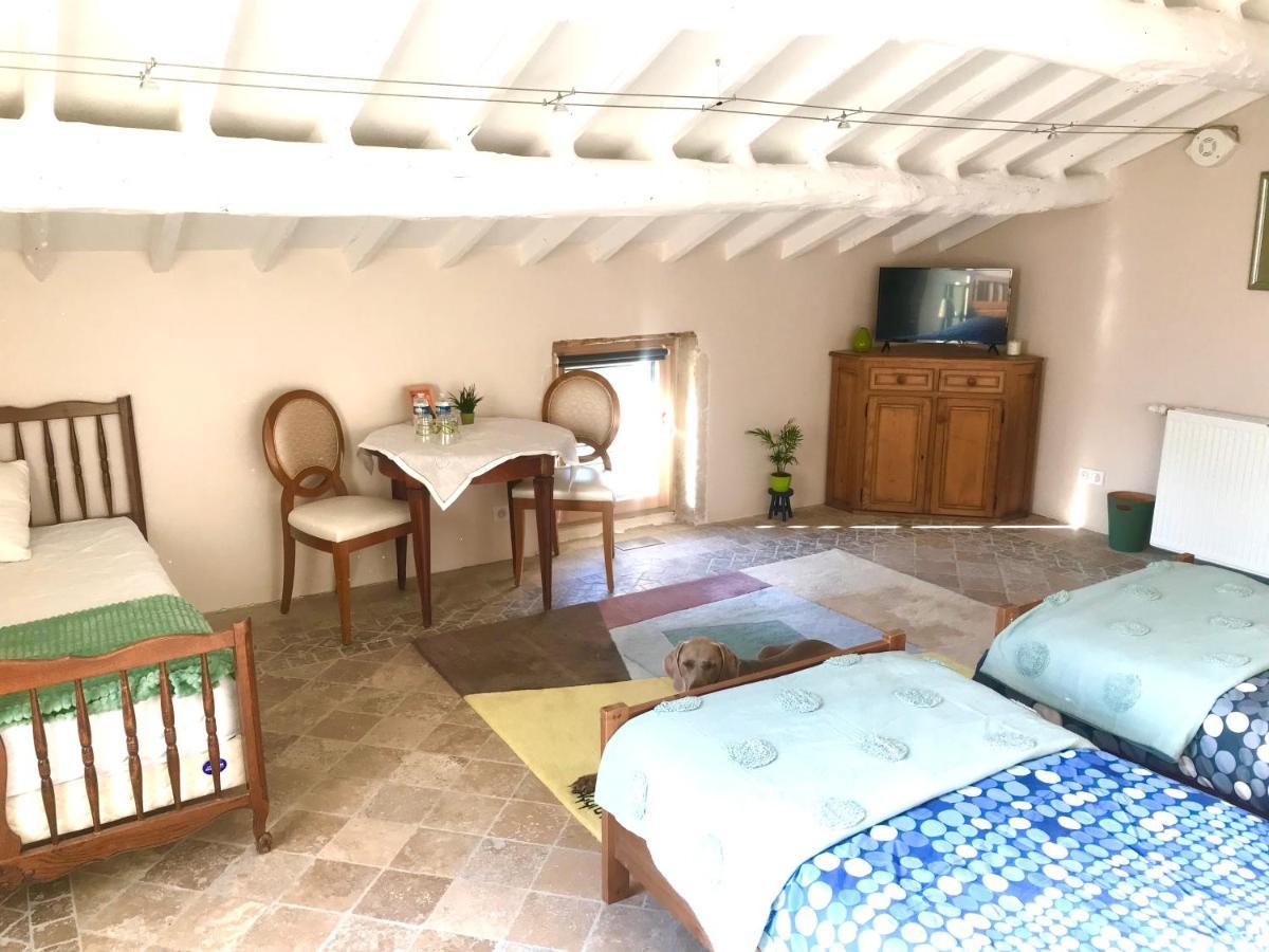 Malataverne La Bergerie Des Amandiers Chambres Et Table D'Hotes מראה חיצוני תמונה