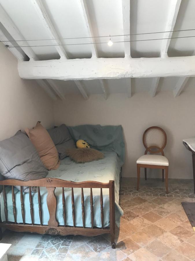 Malataverne La Bergerie Des Amandiers Chambres Et Table D'Hotes מראה חיצוני תמונה