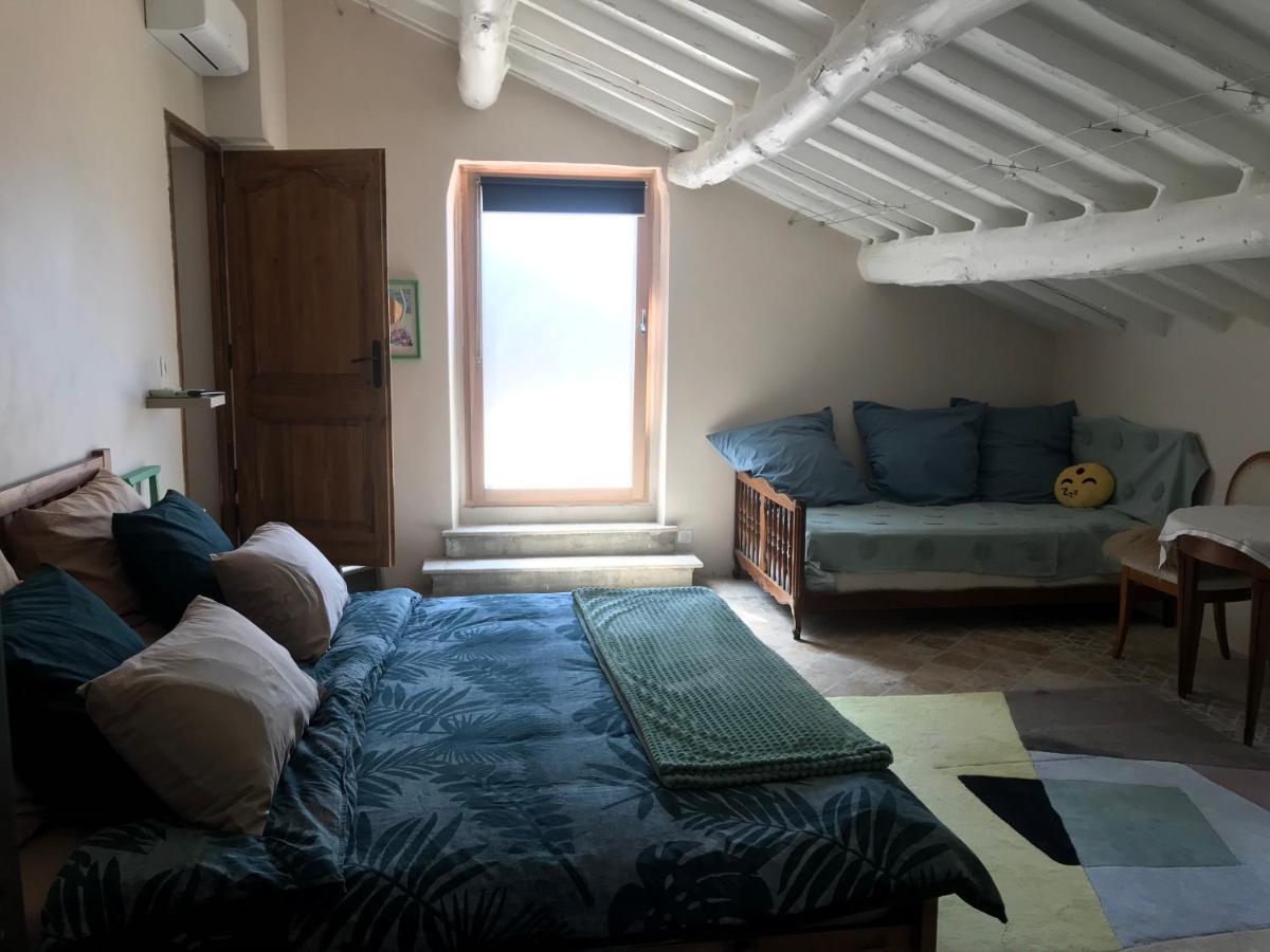 Malataverne La Bergerie Des Amandiers Chambres Et Table D'Hotes מראה חיצוני תמונה